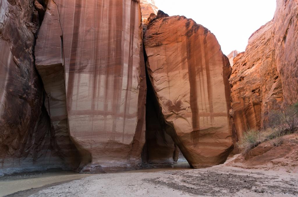 Hiking the Paria Upstream